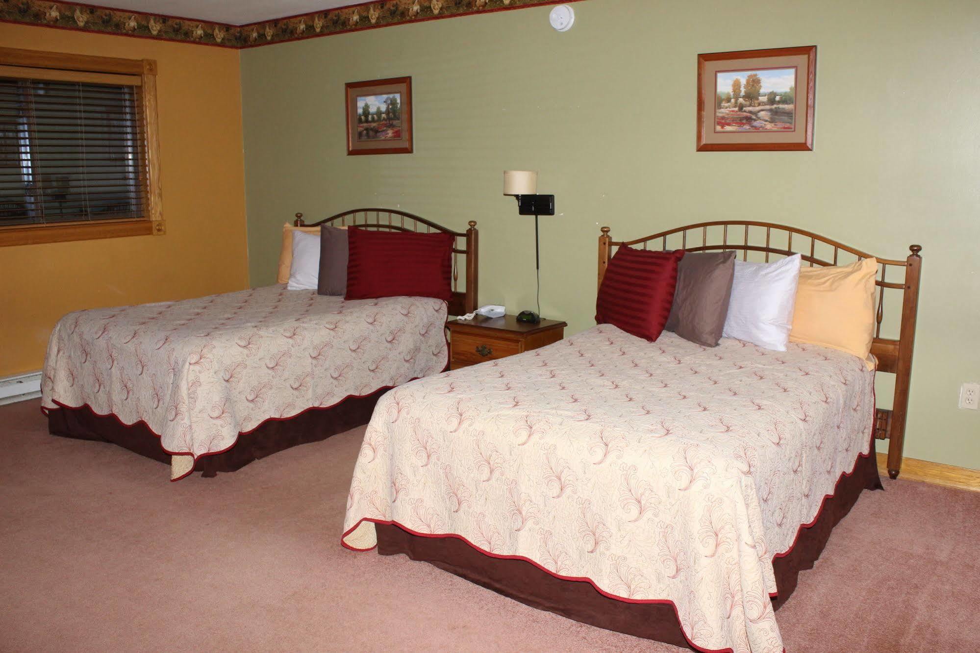Blue Spruce Motel Массіна Екстер'єр фото